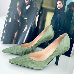 Naturalizer Pointed Toe Pumps